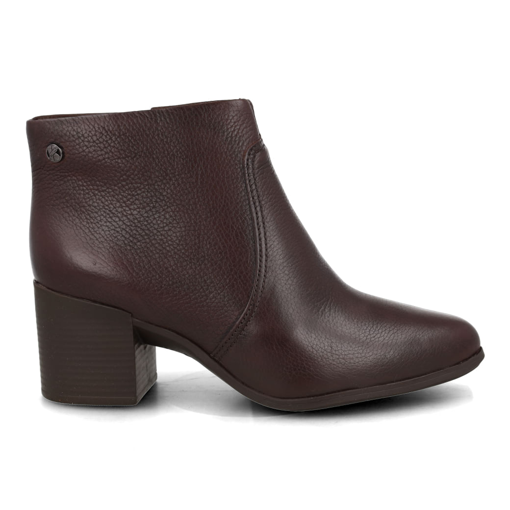Bota Bottero Casual Couro Marrom Feminina vista frontal com detalhes em couro e salto grosso
